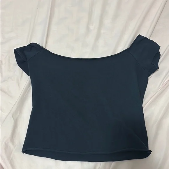 Women's Black Off-Shoulder Top - Picture 1 of 4